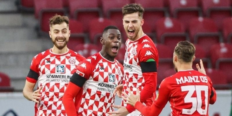 Cập nhật lực lượng thể hiện khủng hoảng nhân sự của Koln